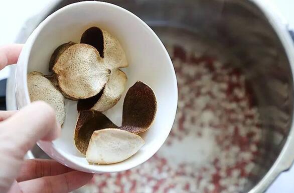 新会陈皮煮红豆薏米汤 新会陈皮煮红豆薏米汤